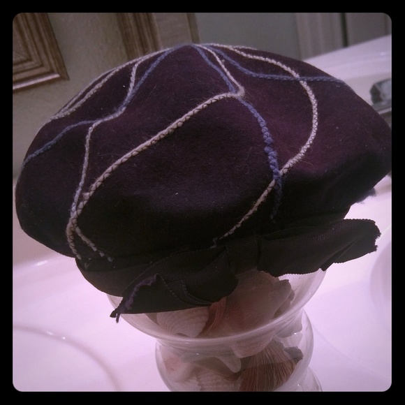 Neumann Endler Accessories - Neumann Endler vintage wool hat Neumann Endler Accessories - Neumann Endler vintage wool hat